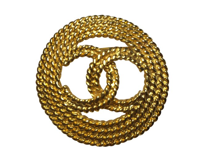 Chanel Brooch Golden Metal  ref.26140