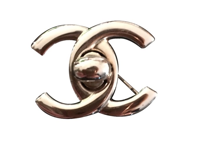 Chanel Mademoiselle brooch Silvery Silver  ref.26185