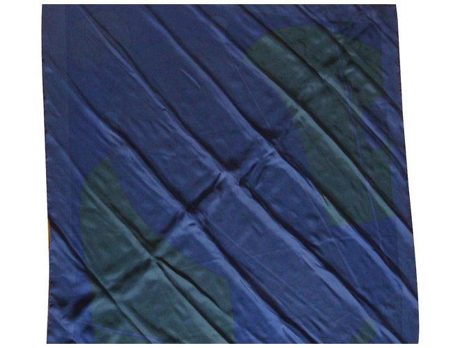 Hermès Lenços de seda Azul  ref.26207