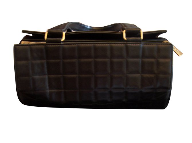 Chanel Handbag Black Leather  ref.26218