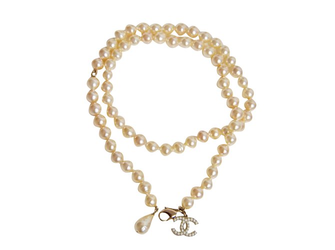 Chanel Lange Halskette Weiß Perle  ref.26449