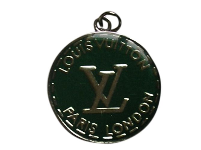 Louis Vuitton Medaillon Anhänger Grün Harz