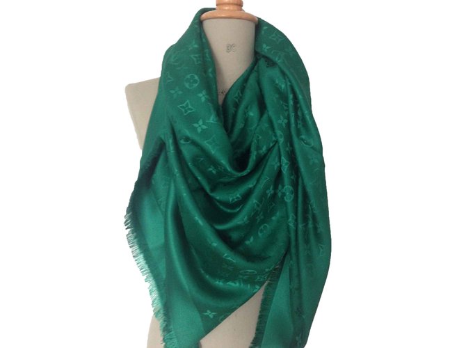 Louis Vuitton Green shawl monogram Wool  ref.26627
