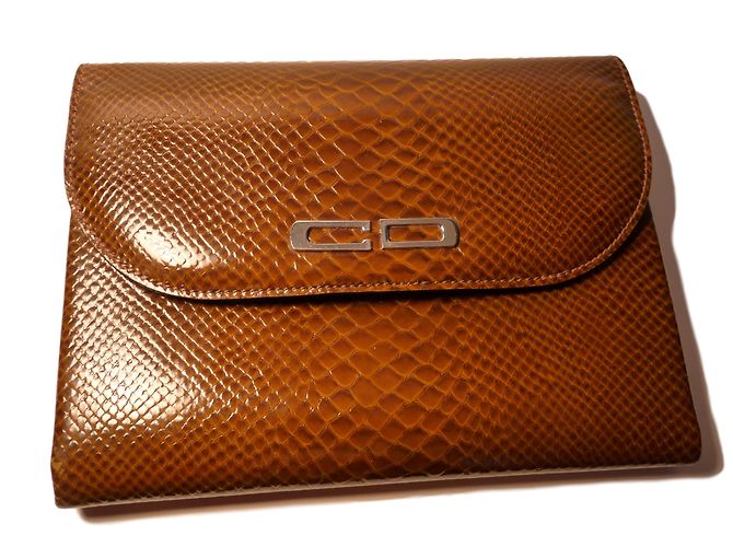 Pochette Christian Dior en peau de python caramel