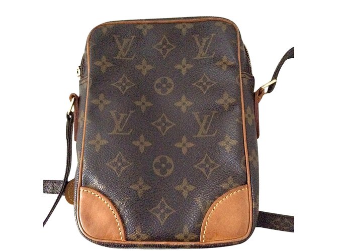 Louis Vuitton CAMERA STRAP pouch bag Brown Leather  ref.27335