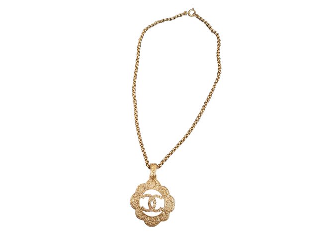 Chanel Colar longo Dourado Aço  ref.27480