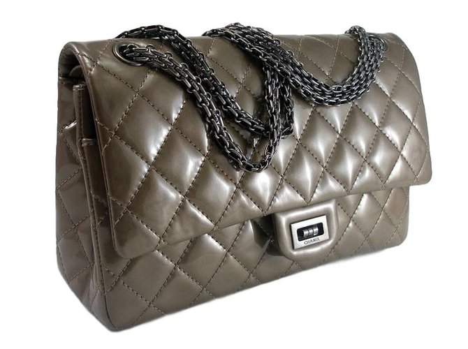 Chanel Reissue 227 Cuir vernis Taupe  ref.27543