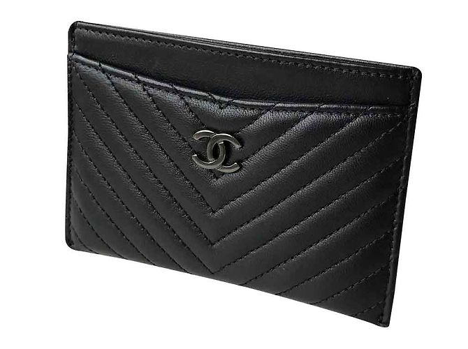Chanel SO BLACK card holder