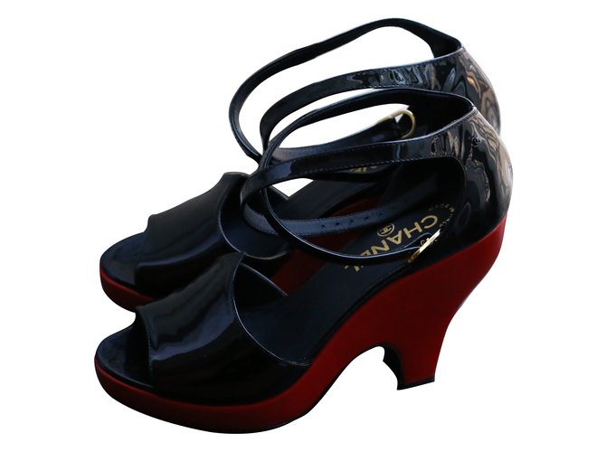 Chanel Heels Black Patent leather  ref.28190