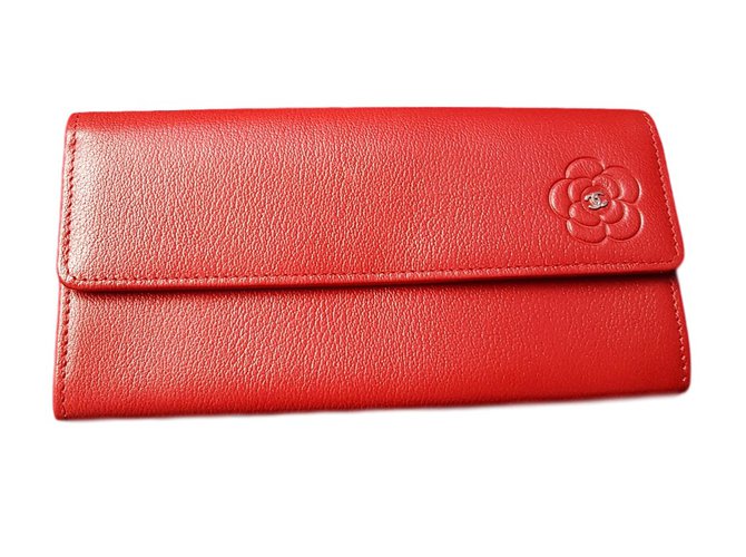 Chanel billetera Roja Cuero  ref.28305