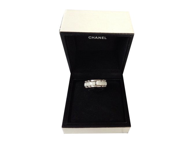 Chanel anillo Blanco Cerámico  ref.28463