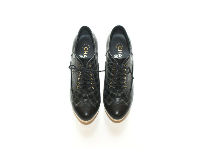 Chanel Lace up Black Leather  ref.28518