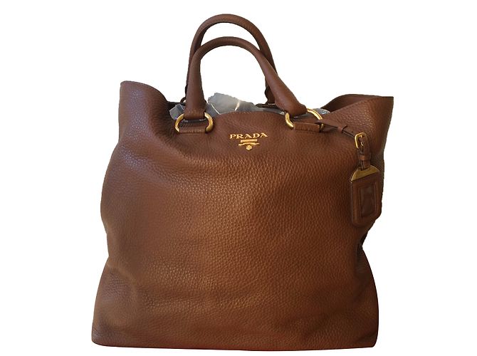 Prada Handtasche aus Leder Braun
