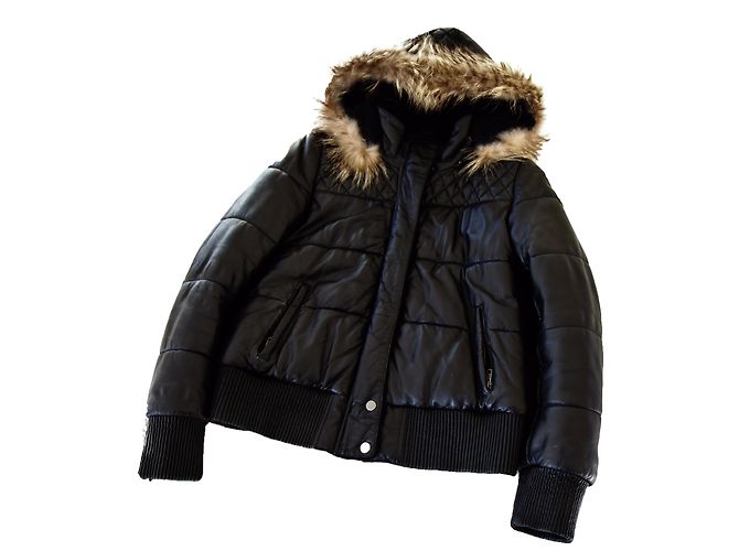 Mango Abrigos, Ropa de calle