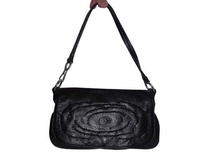 Yves Saint Laurent Handbag Black Leather  ref.29438