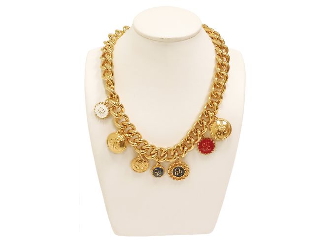 Carolina Herrera Collares