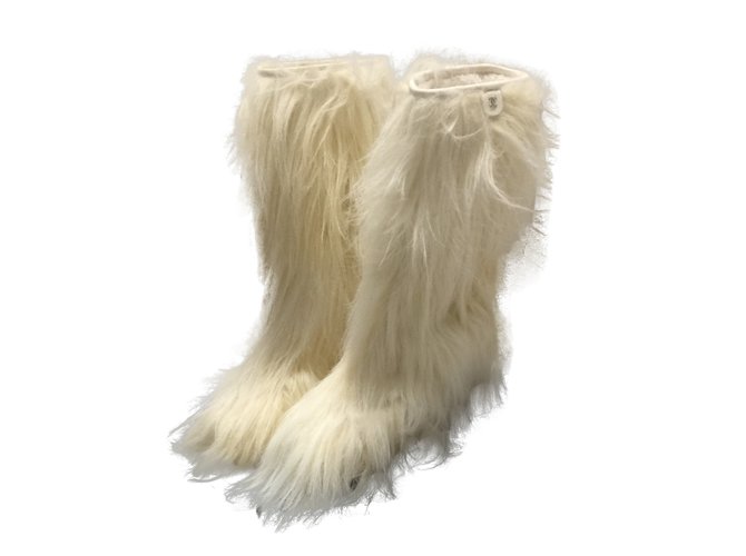 Chanel Boots Beige Fur  ref.29861