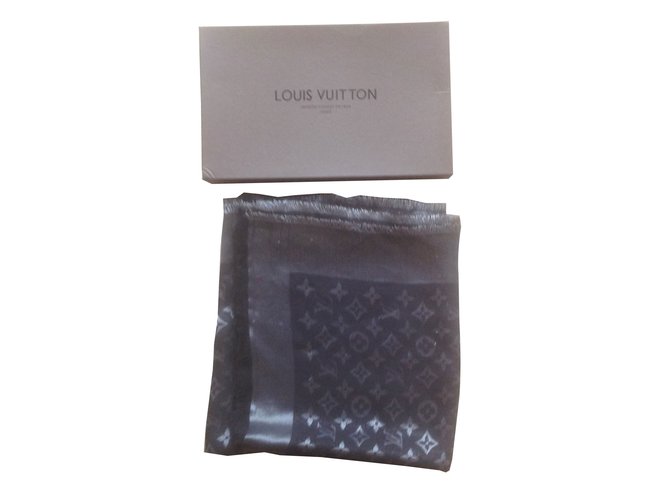 Louis Vuitton Xale do monograma Prata Prata  ref.30074