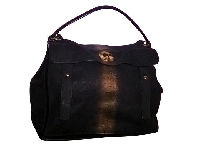Yves Saint Laurent Handbag Black Golden Leather  ref.30091
