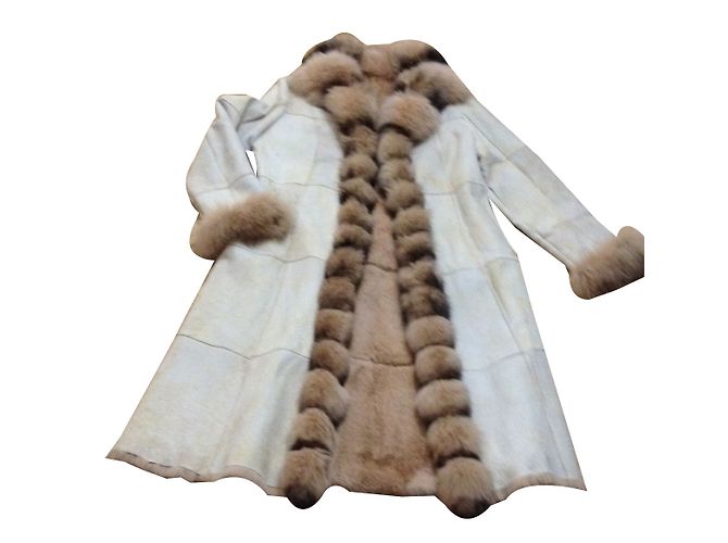 Abrigo Yves Salomon de gamuza beige
