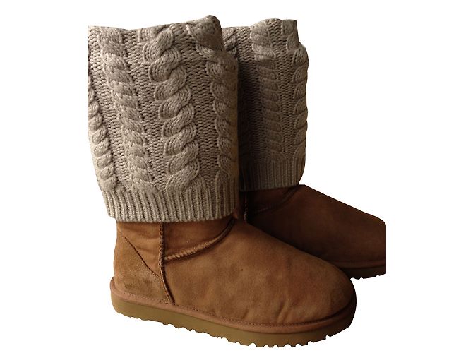 Botas Ugg Special Edition em couro bege