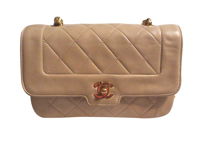 Chanel Bolsa Bege Couro  ref.30803