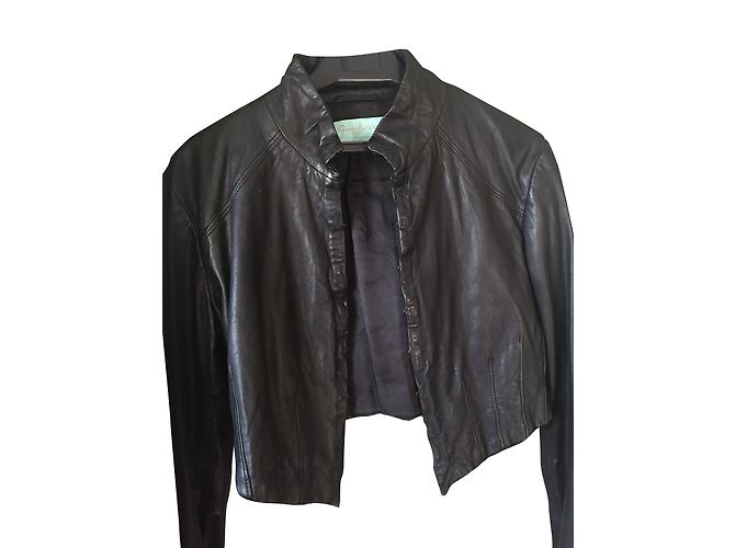 Giacca corta Guess by Marciano in pelle di agnello nera Nero