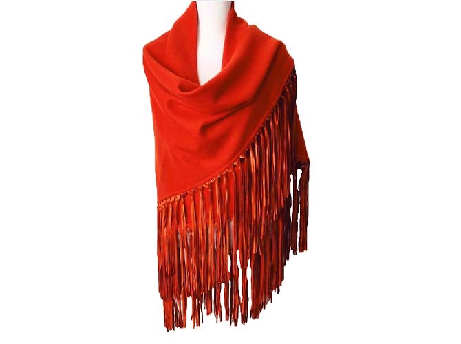 Hermès Kaschmirschal mit Lammfellfransen Orange
