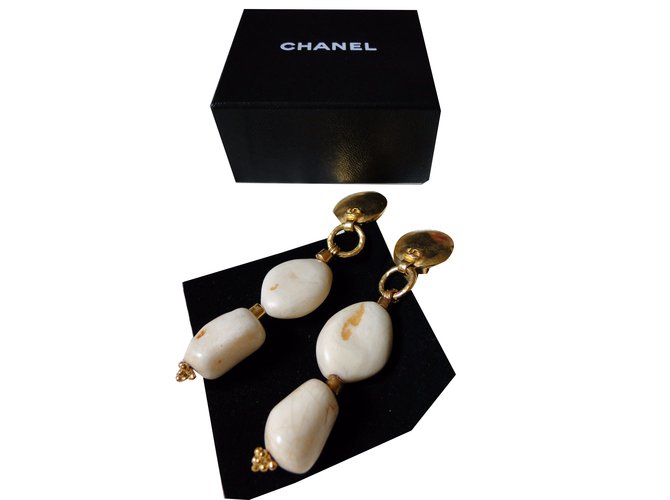 Chanel Earrings Golden Metal  ref.31189