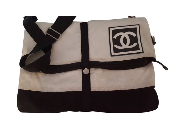Chanel Handbag Black White Cloth  ref.31525