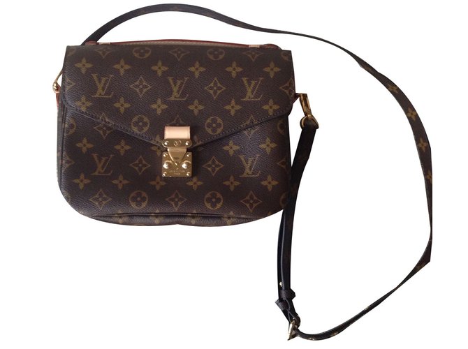 Louis Vuitton Handbag Brown  ref.31895