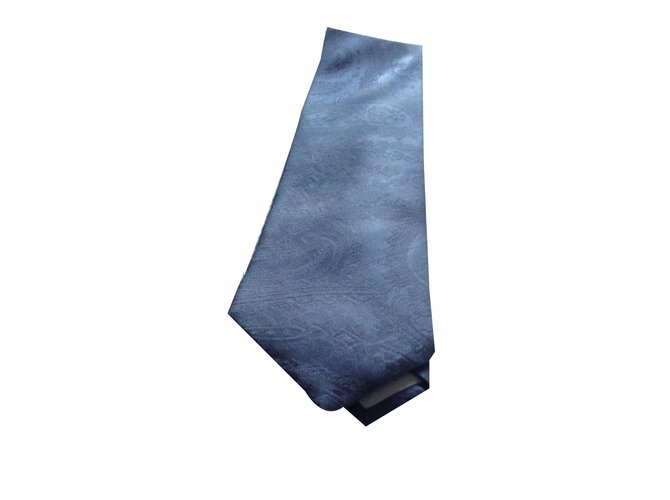 Revillon Cravate Soie Bleu  ref.32149