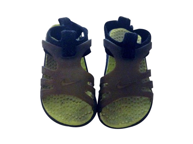 Nike Sandalias de niños Negro Goma  ref.32210