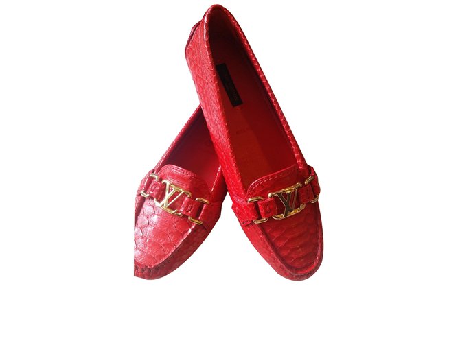 Louis Vuitton Flats Red Exotic leather  ref.32314