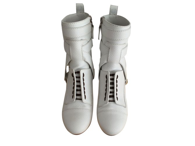 Fendi Ankle Boots White Leather  ref.32884