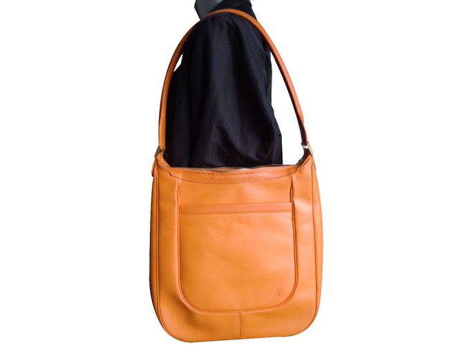 Louis Vuitton SALABHA Orange Leather  ref.33053