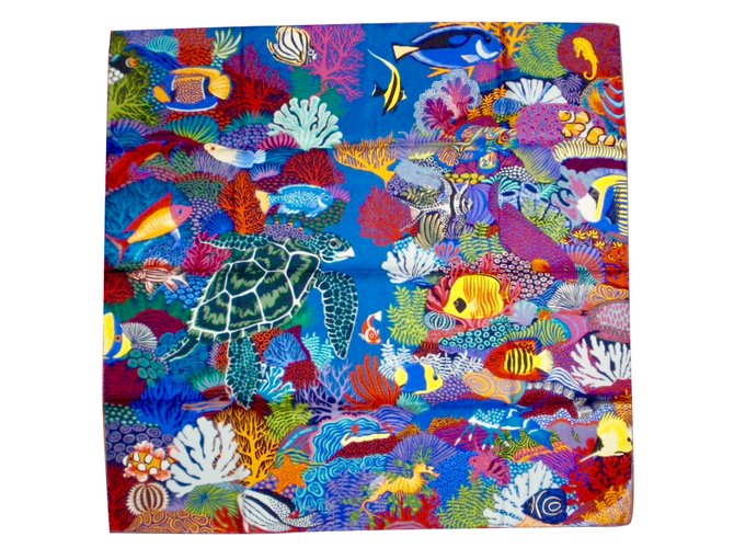 エルメスツイリー アンダーザウェーブ アリスシャーリー 海中 Hermès UNDER the WAVES Multiple colors Silk ref.JC33523 (Sold