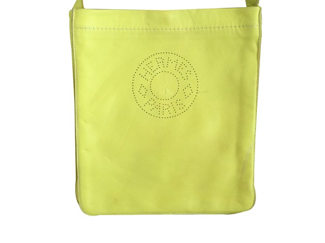 Hermès Clutch bag Yellow Leather  ref.33763