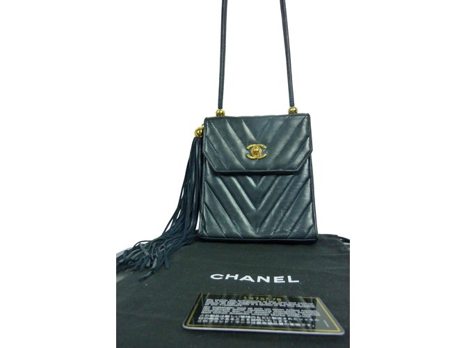 Chanel Bolso Negro Charol  ref.33906