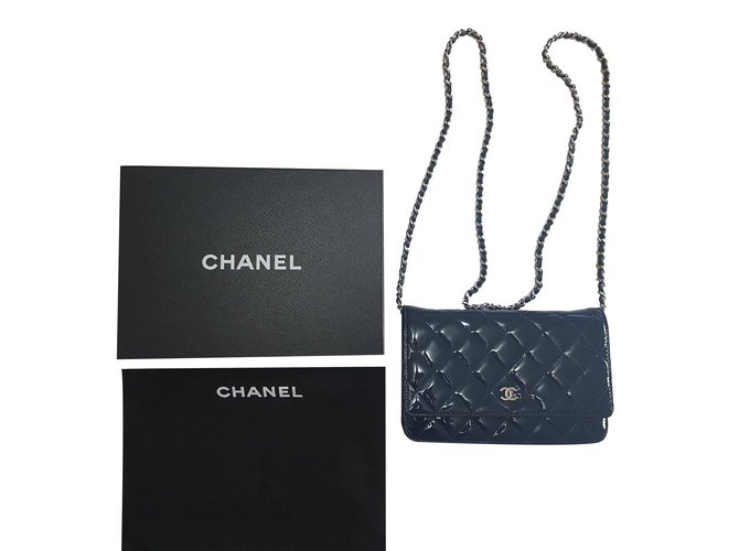 Chanel Bolsa Azul Couro envernizado  ref.33976