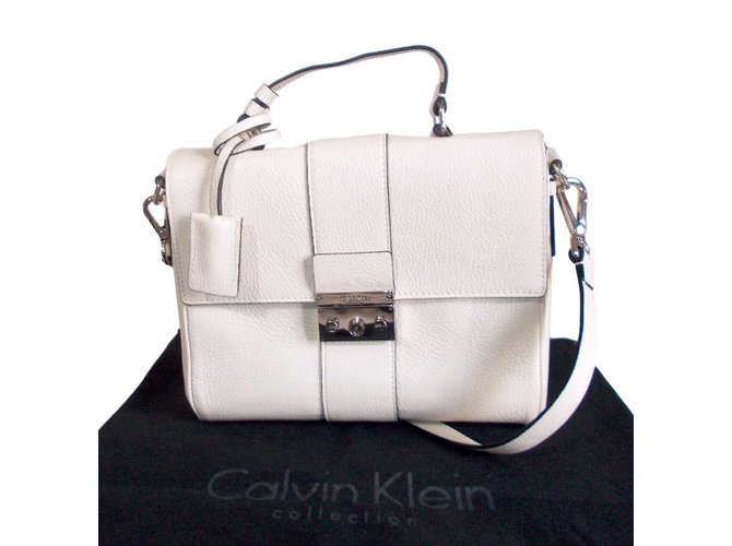 Calvin Klein Bolsos de mano Crudo Cuero  ref.34562