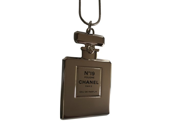 Chanel Necklaces Silvery  ref.34704