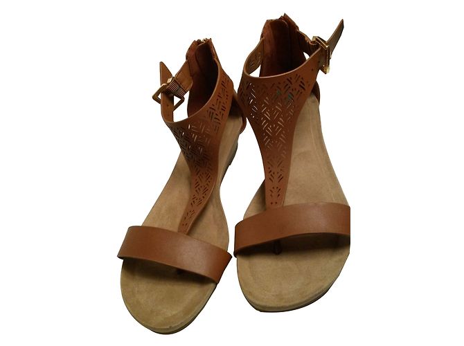 Kenneth Cole Sandalen Karamell
