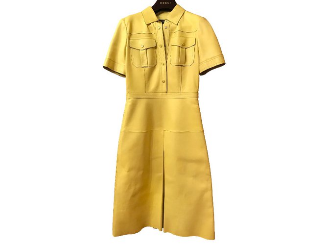 Tamanho de vestido de couro Gucci IT40 Amarelo  ref.34964