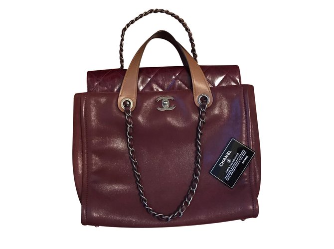 Chanel Burgundy Iridescent Calfskin Leather In-the-Mix Portobello Soft Tote Dark red  ref.35342