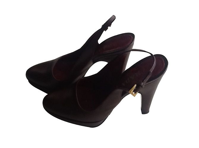 Saltos Prada de couro marrom 36FR