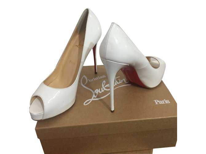 Christian Louboutin Heels White Patent leather  ref.35399