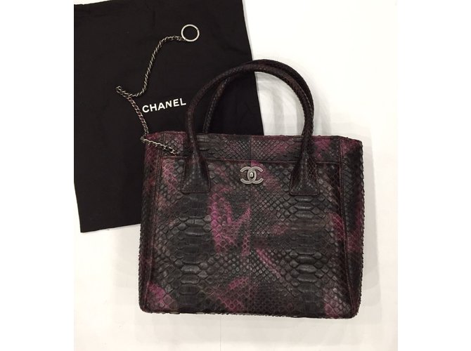 Chanel Rosa Python-Tasche exklusiv. Pink Exotisches Leder  ref.35667