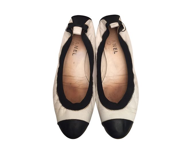 Chanel Bailarinas Preto Branco