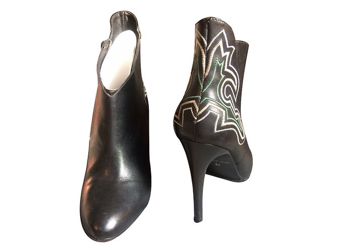 Autre Marque Black Leather Ankle Boots with Embroidered Heel 39